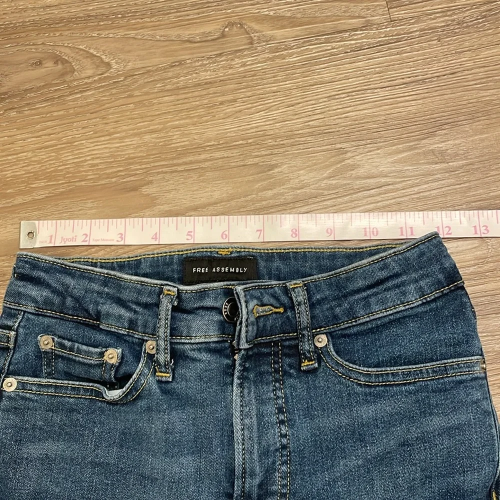 Free Assembly Jeans - Picture 8 of 10